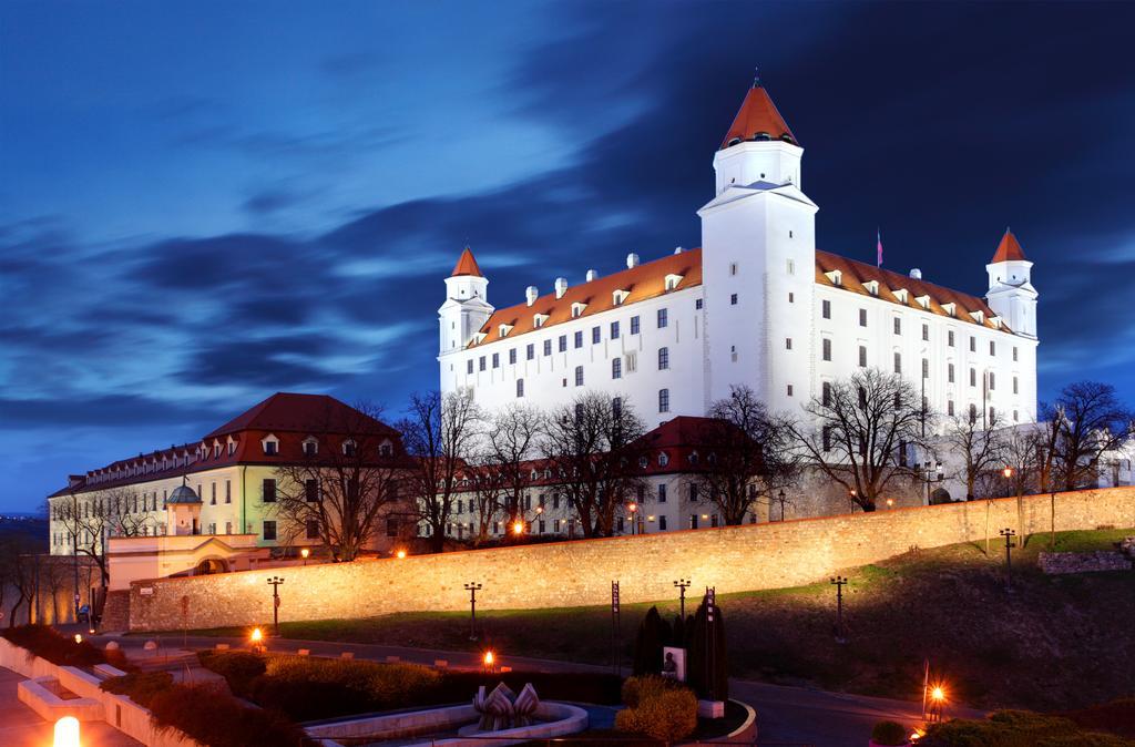 Aplend City Bastova 1 Bratislava Exterior photo